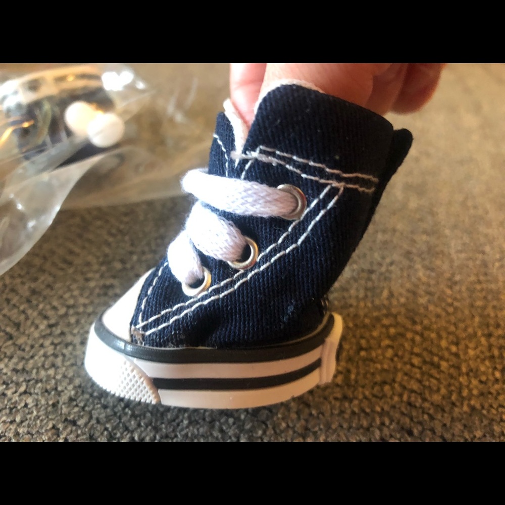 🎉 Host Pick 🎉 Dog sneakers - Picture 2 of 4